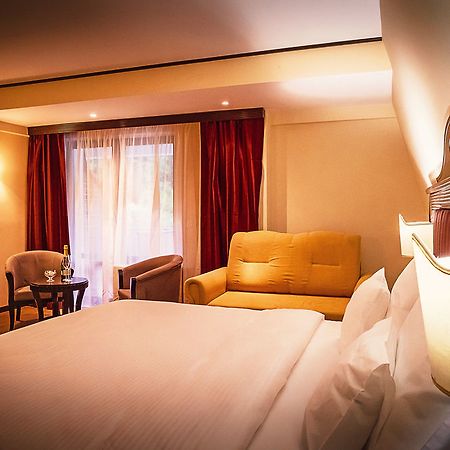 Perla Hotel Slănic-Moldova Buitenkant foto