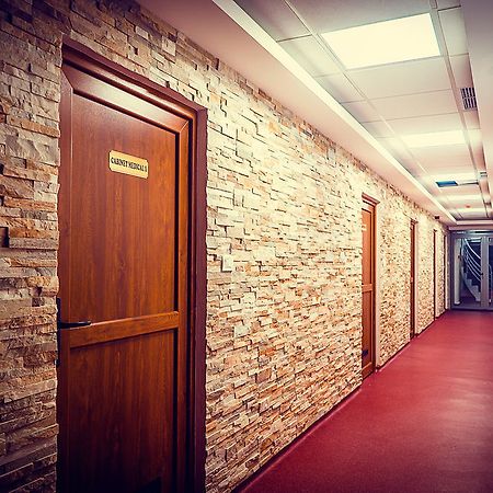 Perla Hotel Slănic-Moldova Buitenkant foto